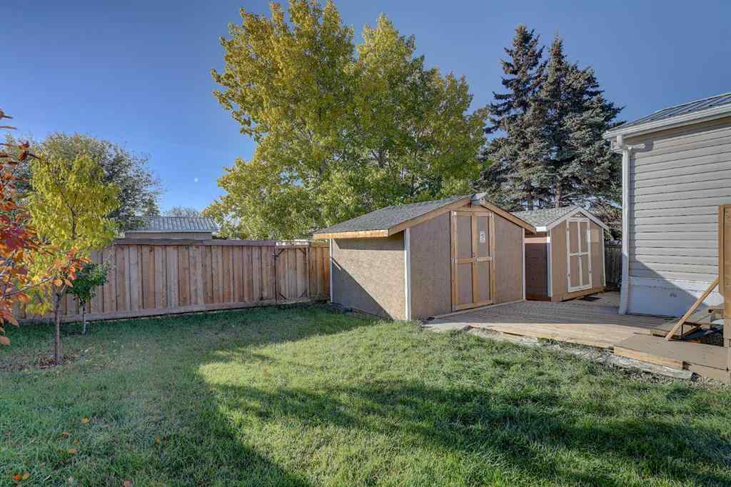 MLS® A2263951 - 9737 120 Avenue  in Crystal Ridge Grande Prairie, Residential
