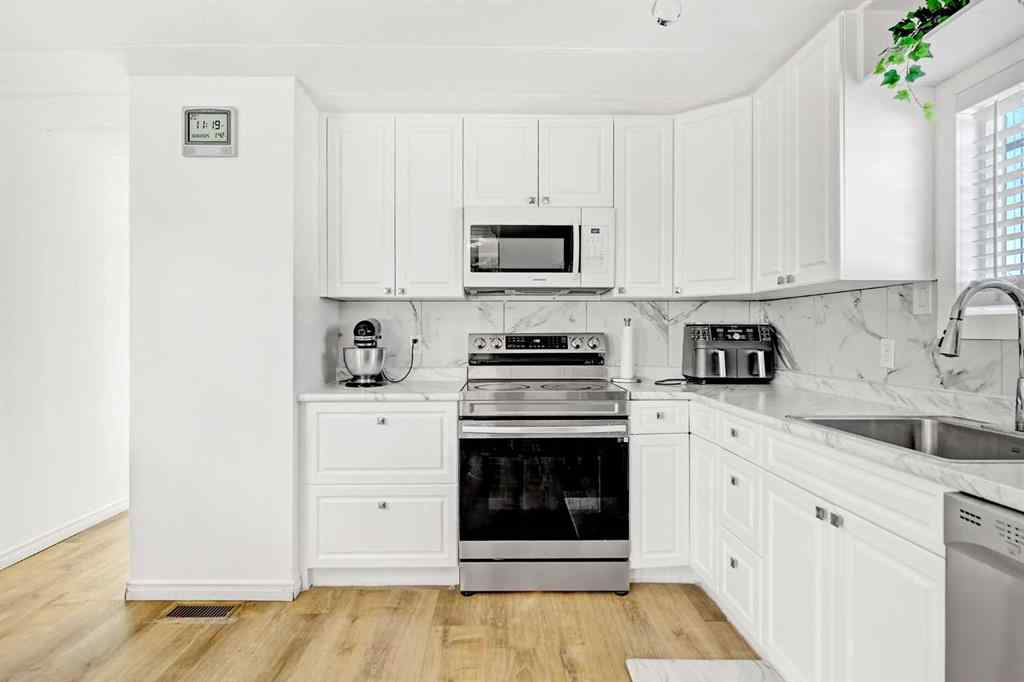 MLS® A2263951 - 9737 120 Avenue  in Crystal Ridge Grande Prairie, Residential