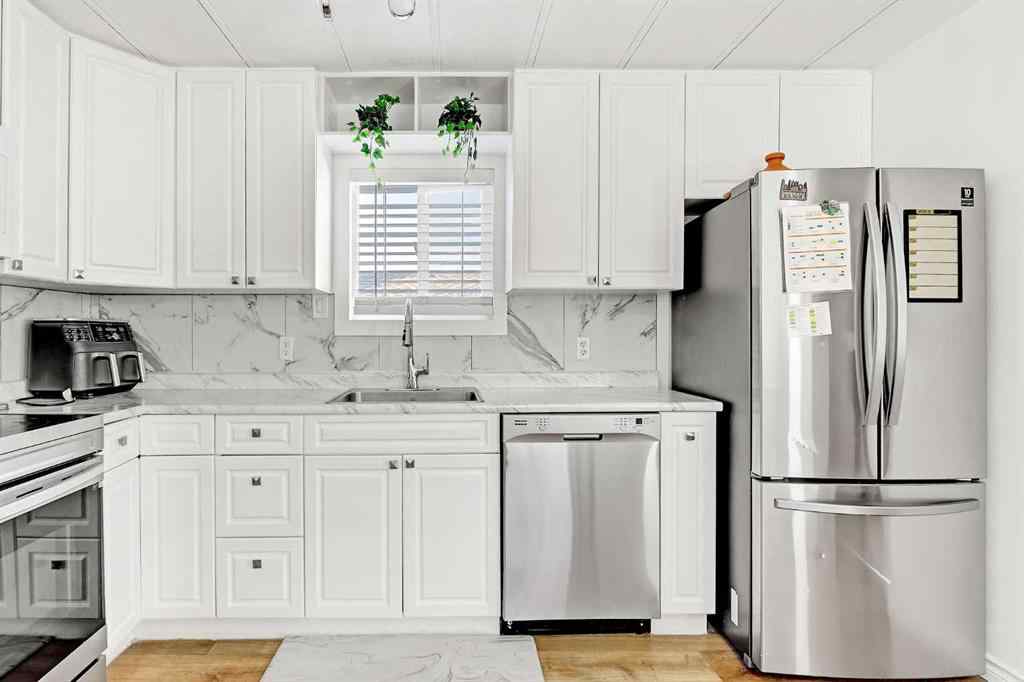 MLS® A2263951 - 9737 120 Avenue  in Crystal Ridge Grande Prairie, Residential