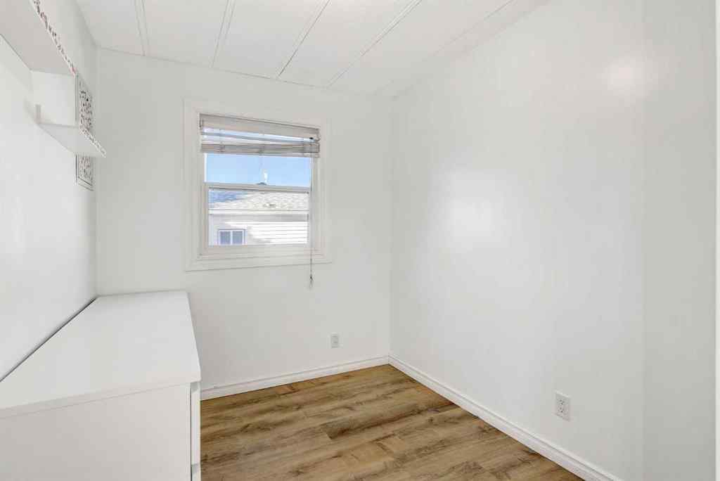 MLS® A2263951 - 9737 120 Avenue  in Crystal Ridge Grande Prairie, Residential