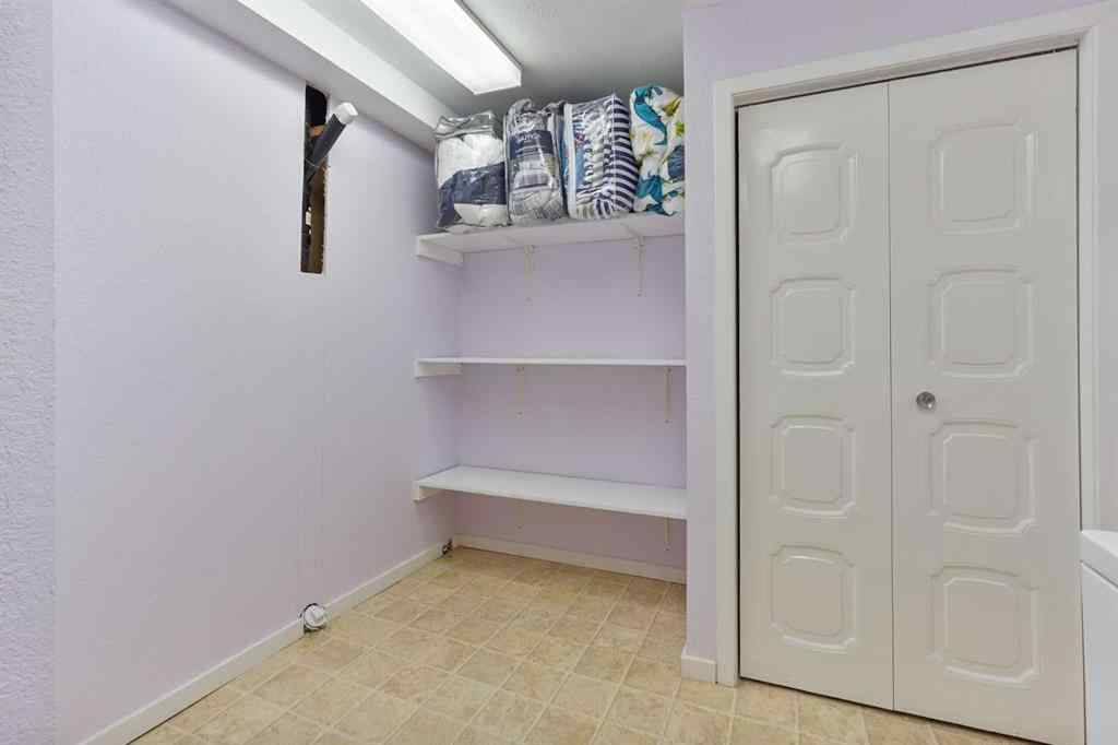 MLS® A2263960 - 486N 100E   in NONE Raymond, Residential