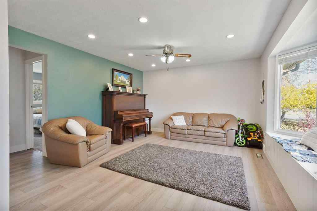 MLS® A2263960 - 486N 100E   in NONE Raymond, Residential