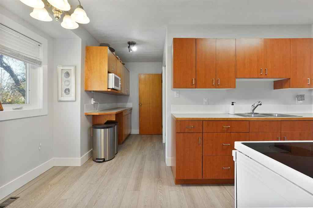 MLS® A2263960 - 486N 100E   in NONE Raymond, Residential