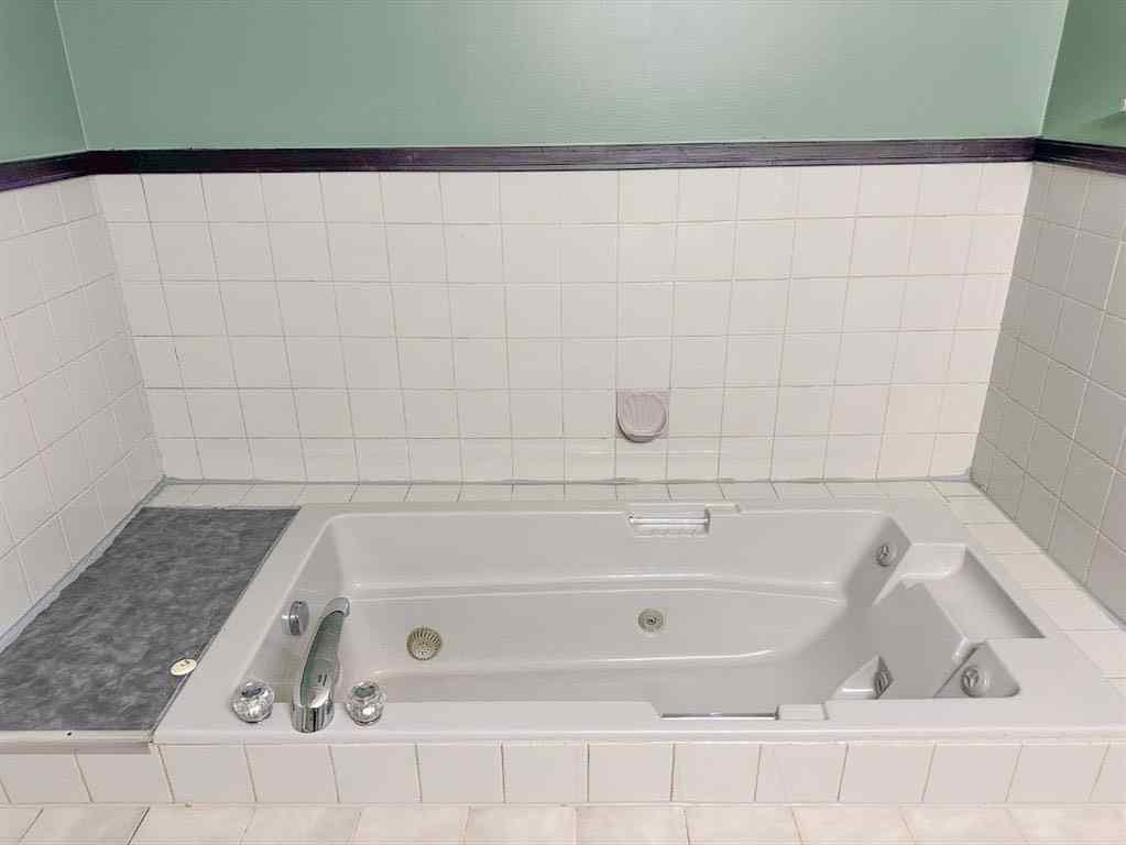 MLS® A2263966 - 5204 51st Avenue   in NONE Alix, Residential