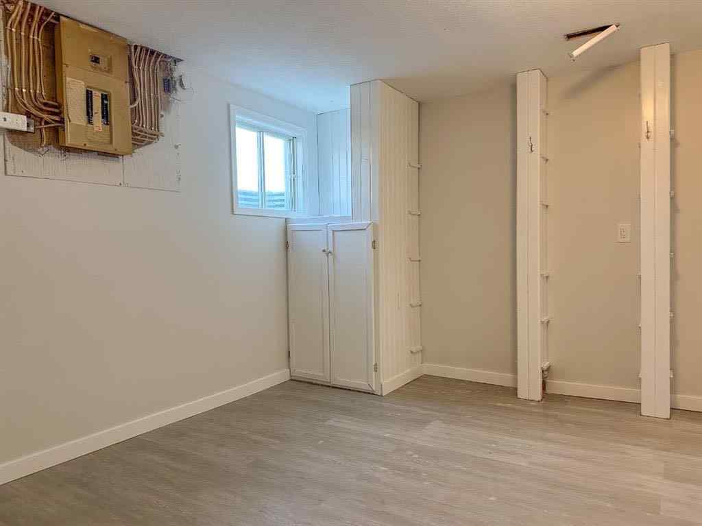 MLS® A2263966 - 5204 51st Avenue   in NONE Alix, Residential