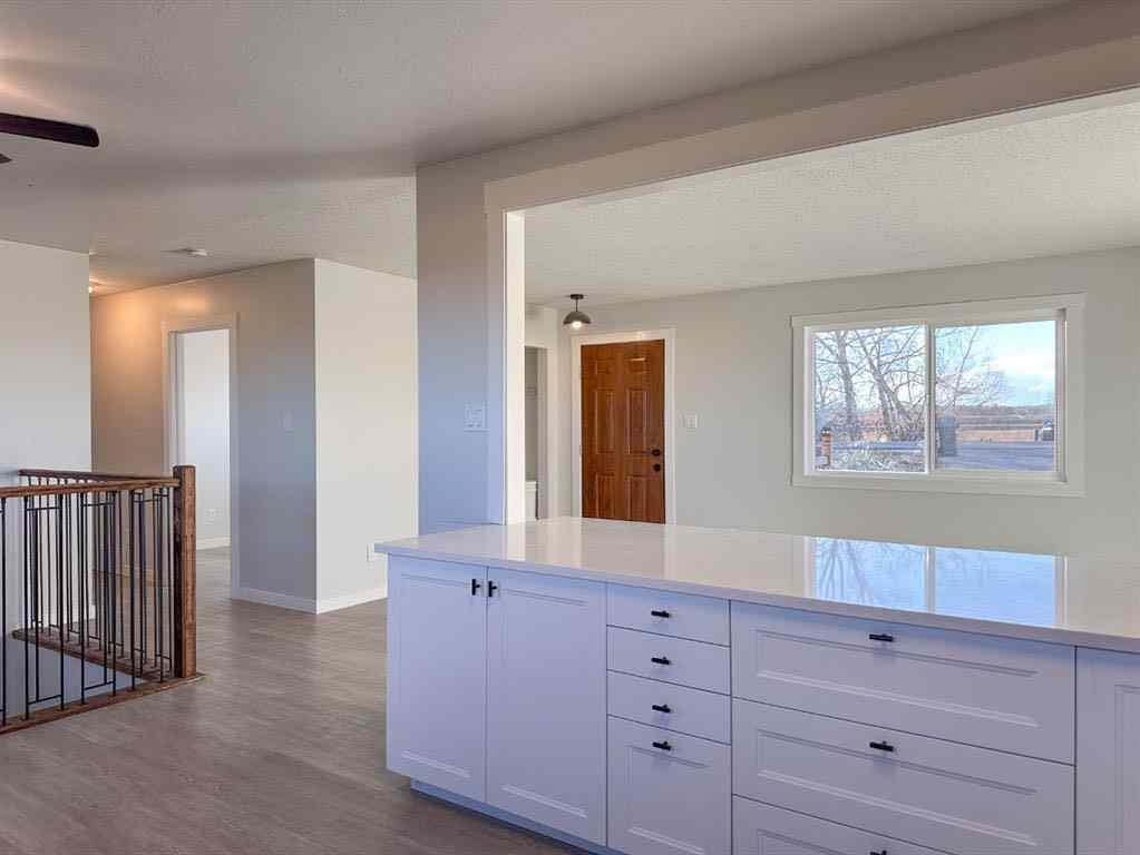 MLS® A2263966 - 5204 51st Avenue   in NONE Alix, Residential