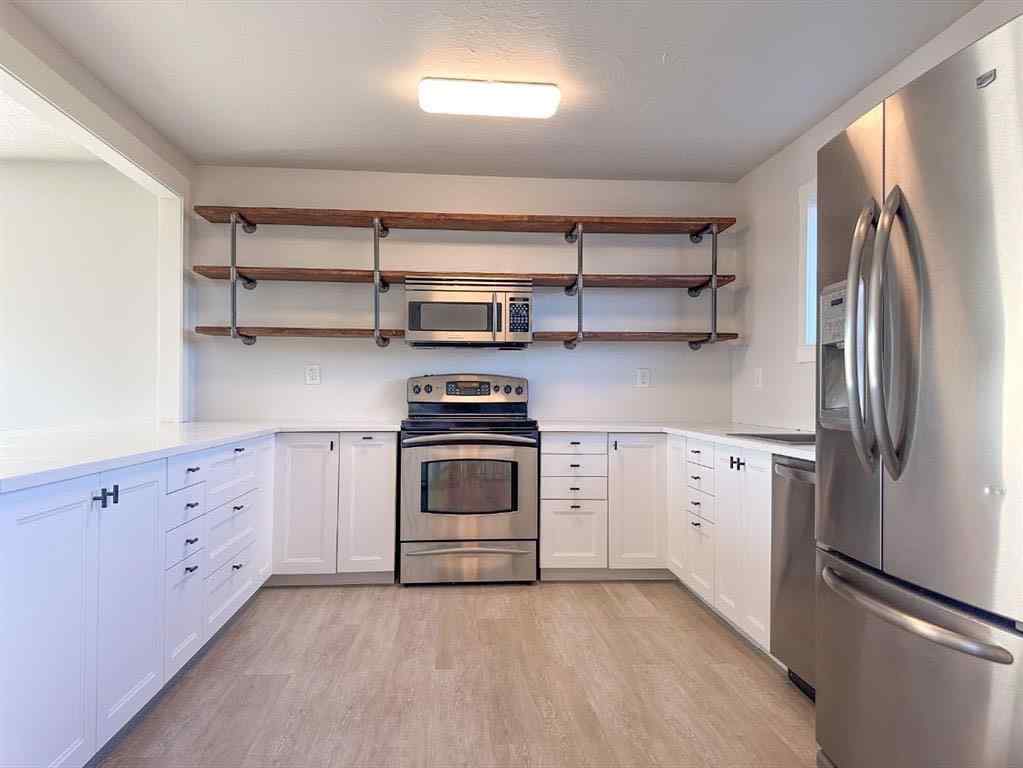 MLS® A2263966 - 5204 51st Avenue   in NONE Alix, Residential