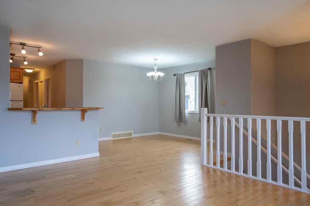 MLS® A2263968 - 4521 Van Eaton Way   in NONE Clive, Residential