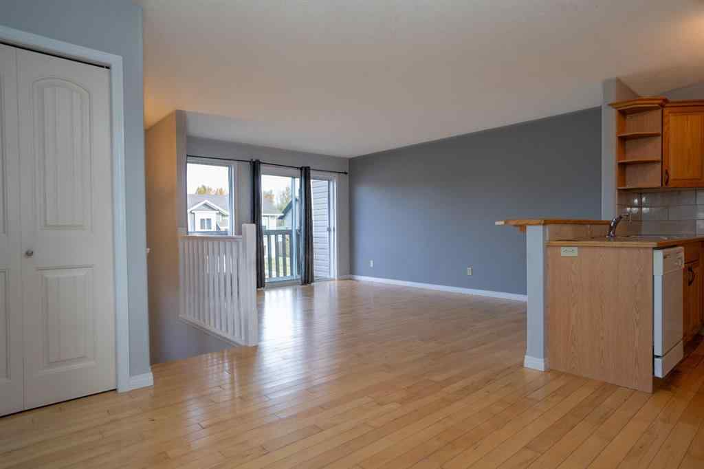 MLS® A2263968 - 4521 Van Eaton Way   in NONE Clive, Residential