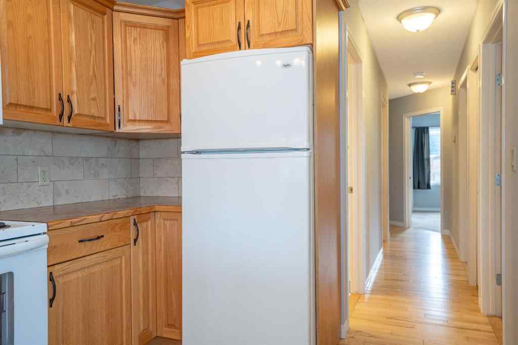 MLS® A2263968 - 4521 Van Eaton Way   in NONE Clive, Residential