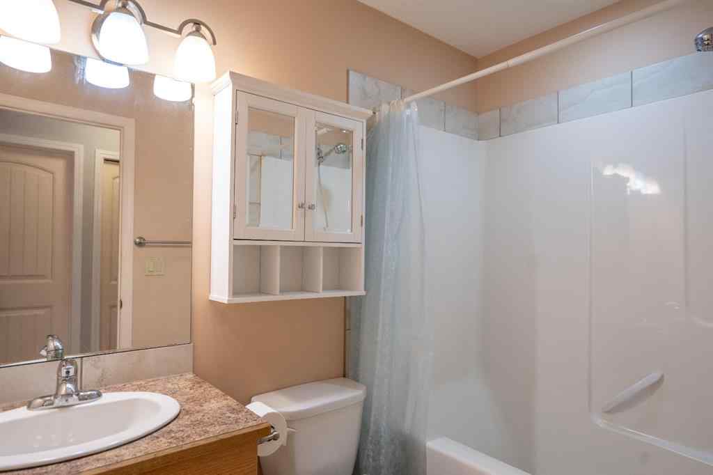 MLS® A2263968 - 4521 Van Eaton Way   in NONE Clive, Residential