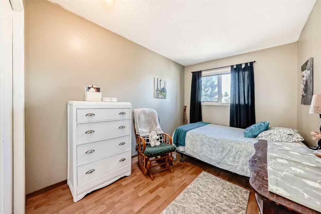 MLS® A2263970 - 20 Rivergreen Crescent SE in Riverbend Calgary, Residential