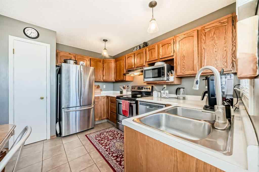 MLS® A2263970 - 20 Rivergreen Crescent SE in Riverbend Calgary, Residential