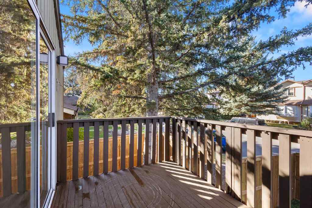 MLS® A2263972 - 4 Cedarwood Rise SW in Cedarbrae Calgary, Residential