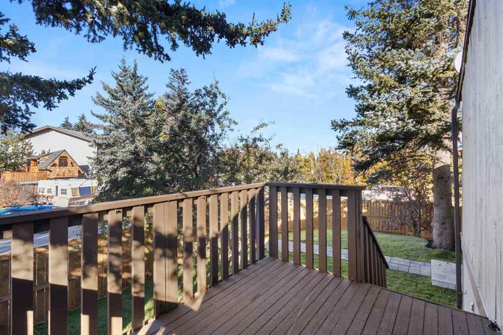 MLS® A2263972 - 4 Cedarwood Rise SW in Cedarbrae Calgary, Residential