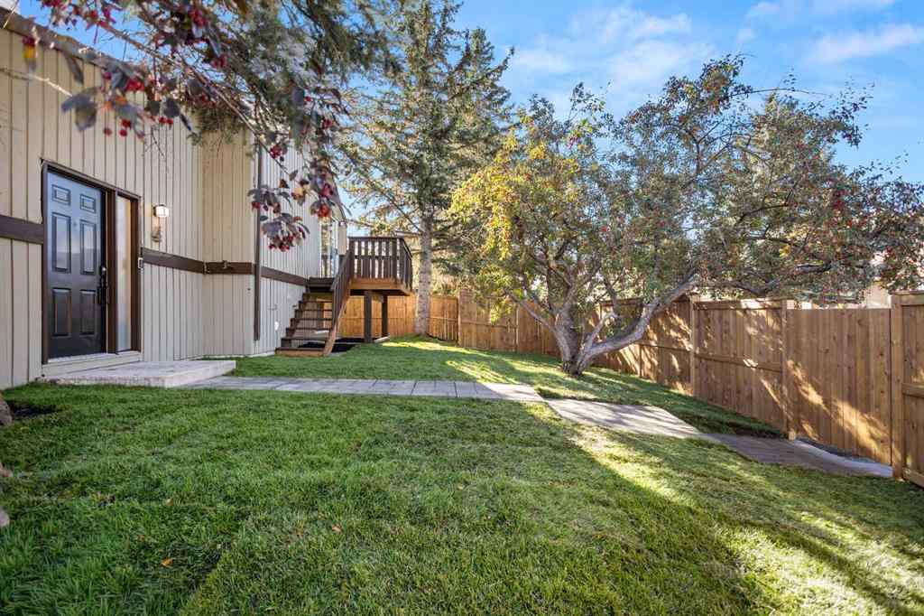 MLS® A2263972 - 4 Cedarwood Rise SW in Cedarbrae Calgary, Residential