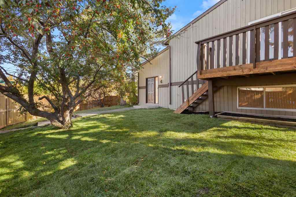 MLS® A2263972 - 4 Cedarwood Rise SW in Cedarbrae Calgary, Residential
