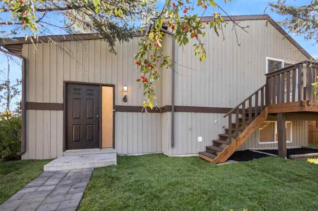MLS® A2263972 - 4 Cedarwood Rise SW in Cedarbrae Calgary, Residential