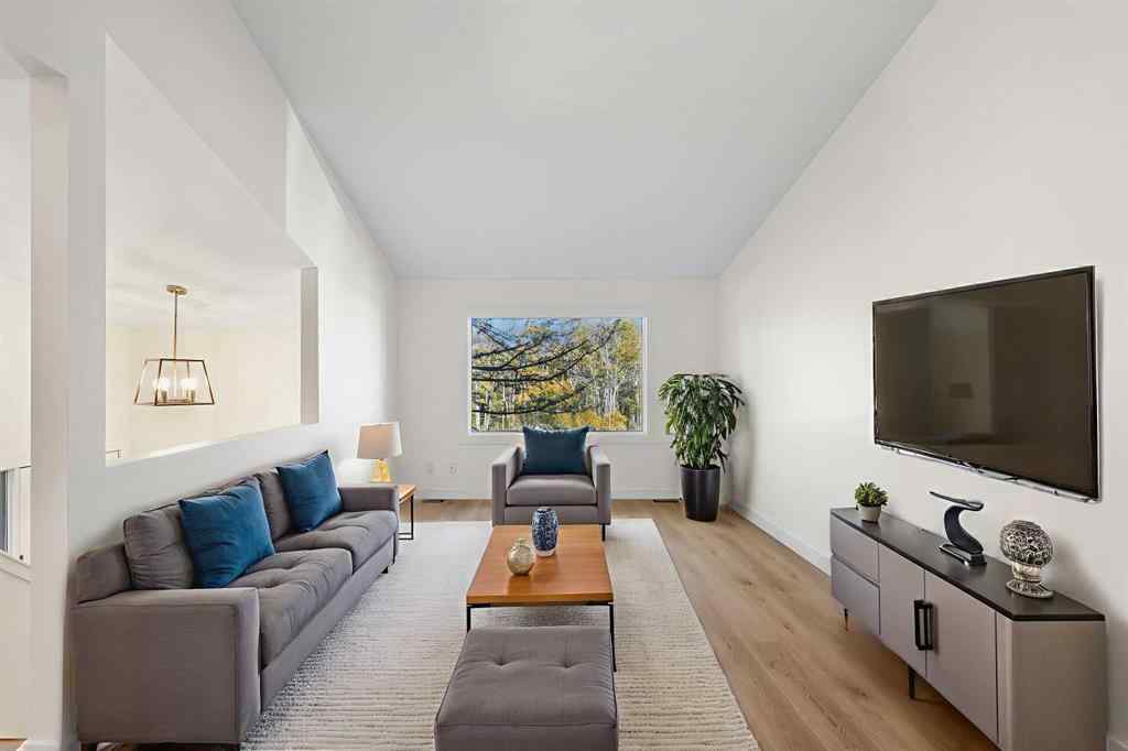 MLS® A2263972 - 4 Cedarwood Rise SW in Cedarbrae Calgary, Residential