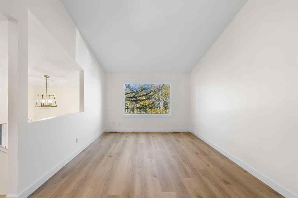 MLS® A2263972 - 4 Cedarwood Rise SW in Cedarbrae Calgary, Residential