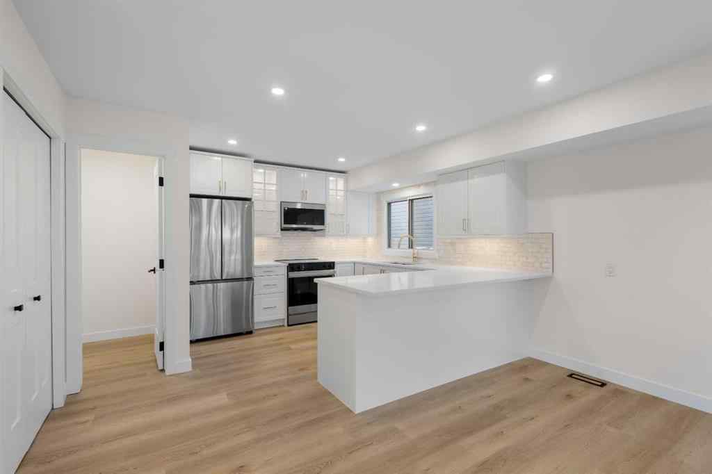 MLS® A2263972 - 4 Cedarwood Rise SW in Cedarbrae Calgary, Residential