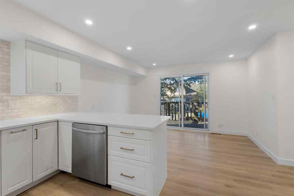 MLS® A2263972 - 4 Cedarwood Rise SW in Cedarbrae Calgary, Residential