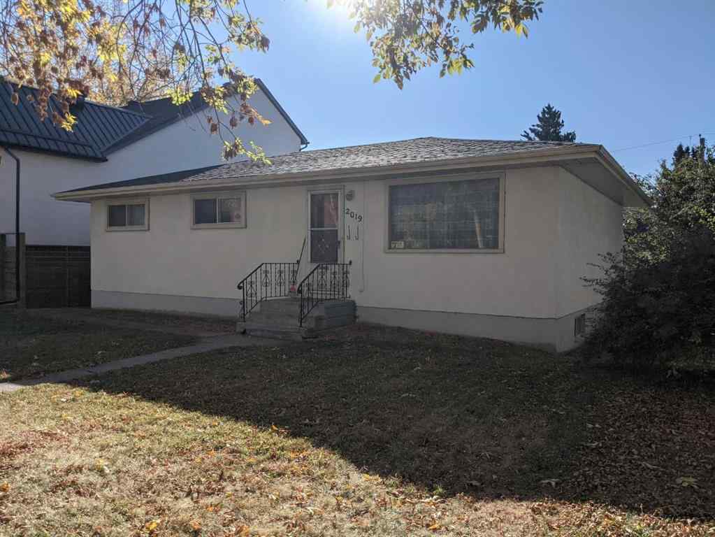 MLS® A2263993 - 2019 52 Avenue SW in North Glenmore Park Calgary, Residential