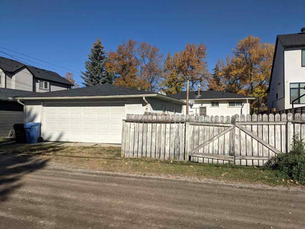 MLS® A2263993 - 2019 52 Avenue SW in North Glenmore Park Calgary, Residential