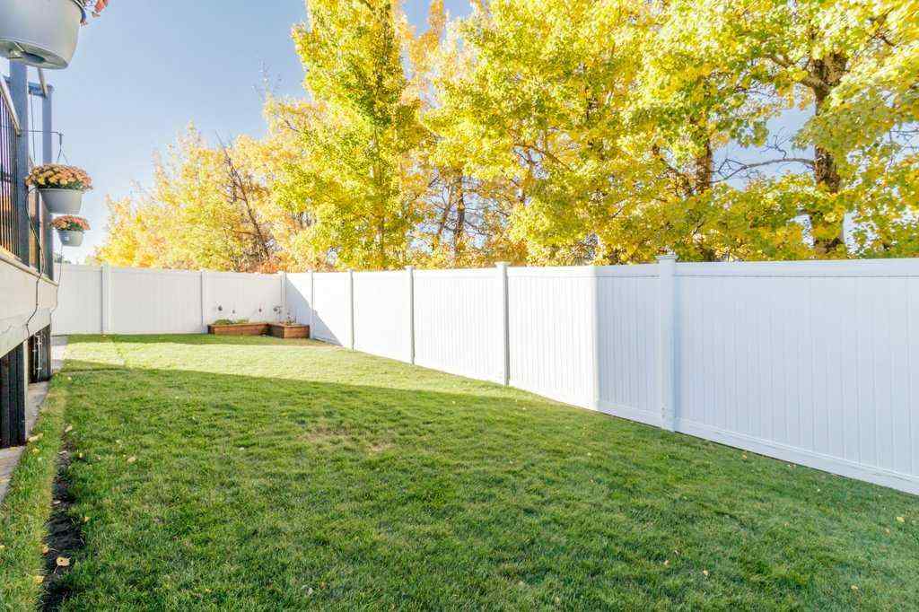 MLS® A2263994 - 41 Cole Way  in Crestview Sylvan Lake, Residential