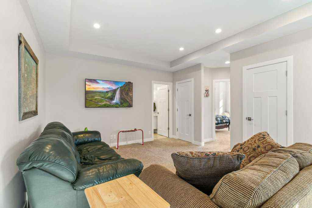 MLS® A2263994 - 41 Cole Way  in Crestview Sylvan Lake, Residential