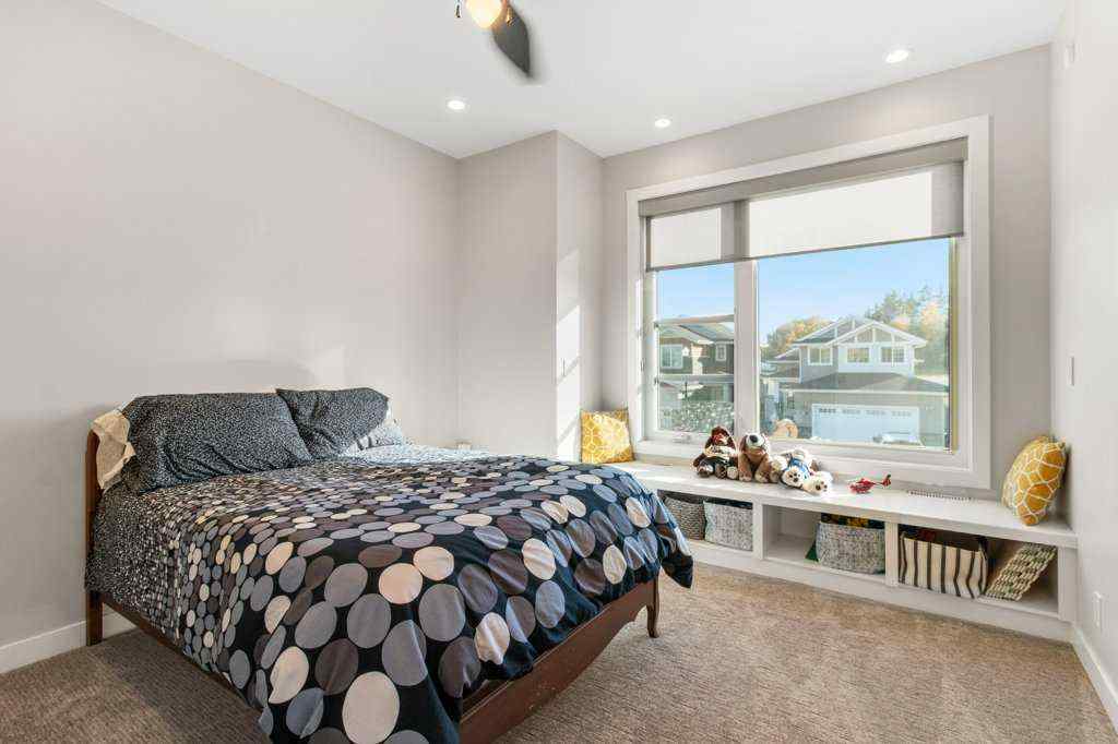 MLS® A2263994 - 41 Cole Way  in Crestview Sylvan Lake, Residential