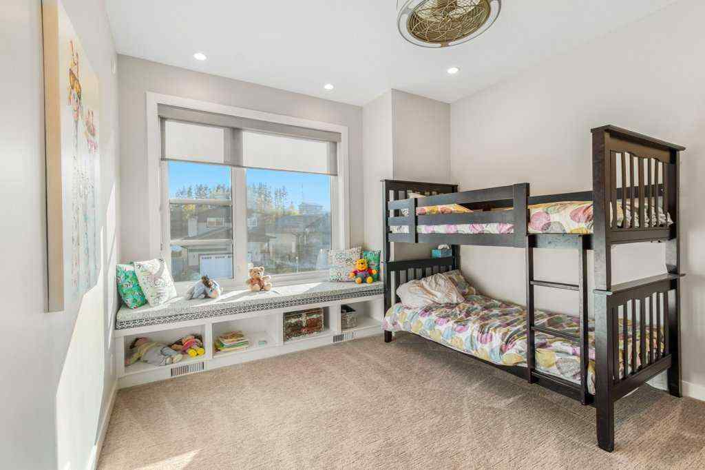 MLS® A2263994 - 41 Cole Way  in Crestview Sylvan Lake, Residential