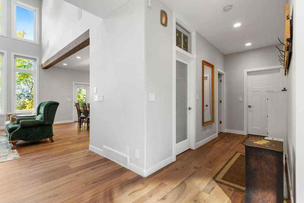 MLS® A2263994 - 41 Cole Way  in Crestview Sylvan Lake, Residential