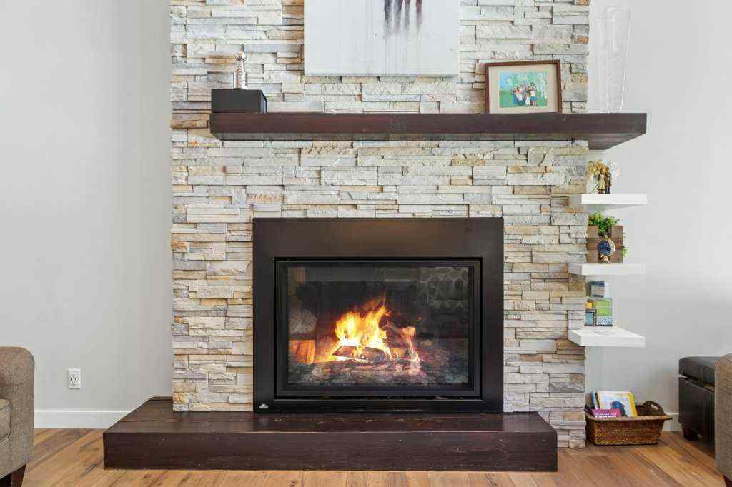 MLS® A2263994 - 41 Cole Way  in Crestview Sylvan Lake, Residential