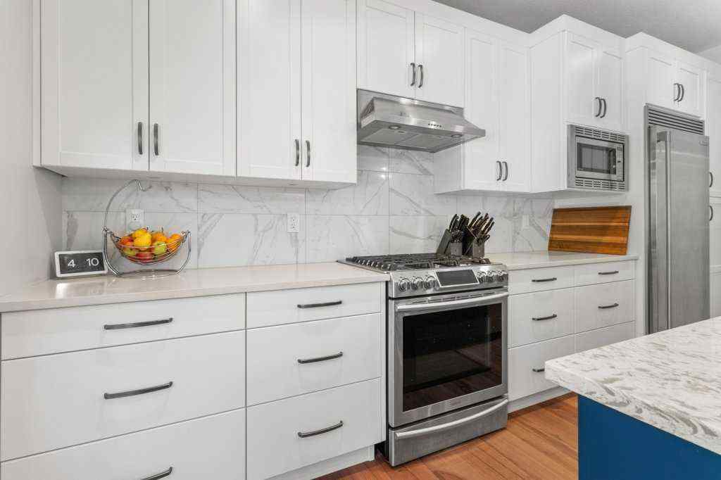 MLS® A2263994 - 41 Cole Way  in Crestview Sylvan Lake, Residential