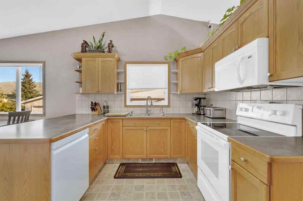 MLS® A2263996 - 86 Donald Close  in Davenport Red Deer, Residential