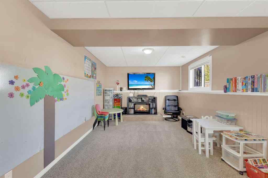 MLS® A2263996 - 86 Donald Close  in Davenport Red Deer, Residential