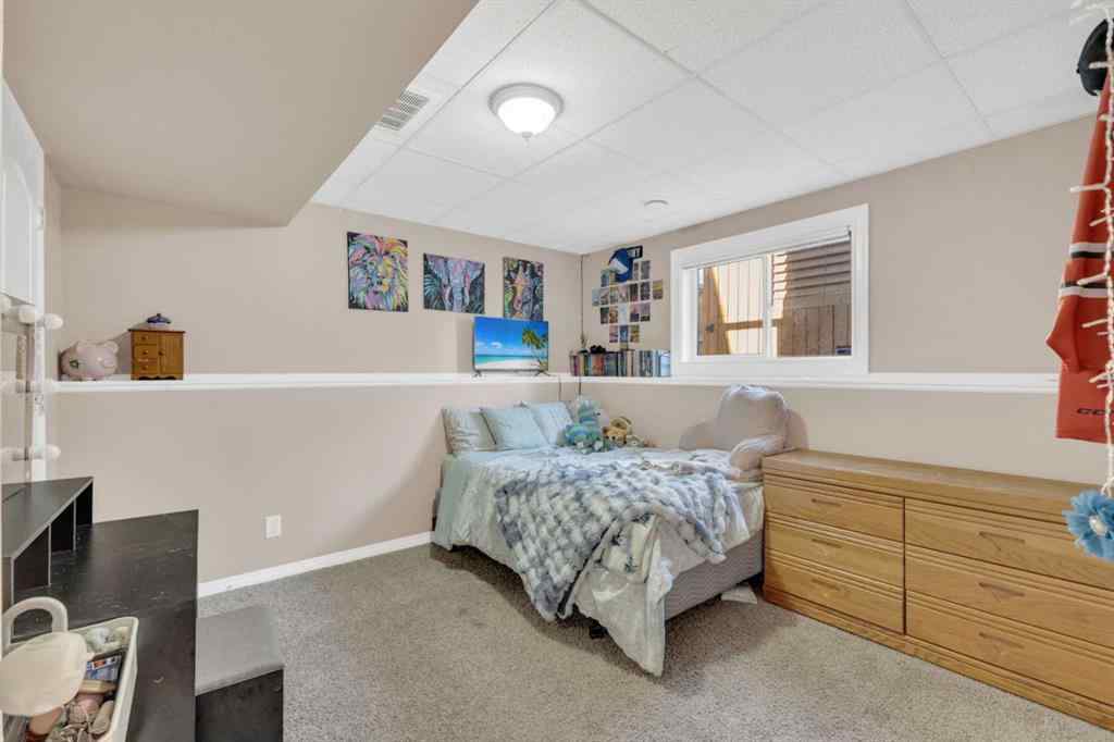 MLS® A2263996 - 86 Donald Close  in Davenport Red Deer, Residential