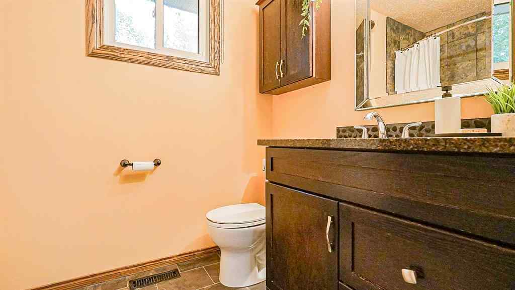 MLS® A2264001 - 37 Ross Haven Way SE in Ross Glen Medicine Hat, Residential