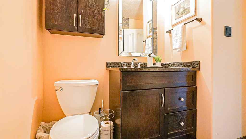 MLS® A2264001 - 37 Ross Haven Way SE in Ross Glen Medicine Hat, Residential