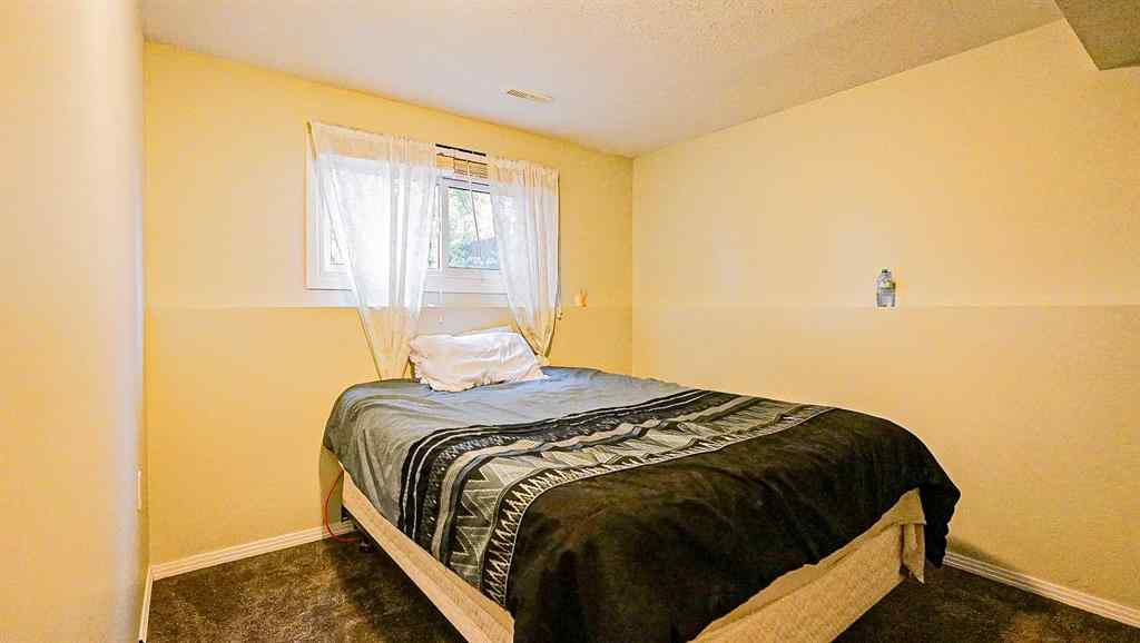 MLS® A2264001 - 37 Ross Haven Way SE in Ross Glen Medicine Hat, Residential