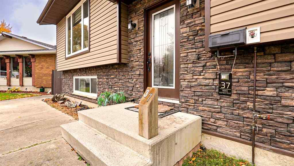 MLS® A2264001 - 37 Ross Haven Way SE in Ross Glen Medicine Hat, Residential
