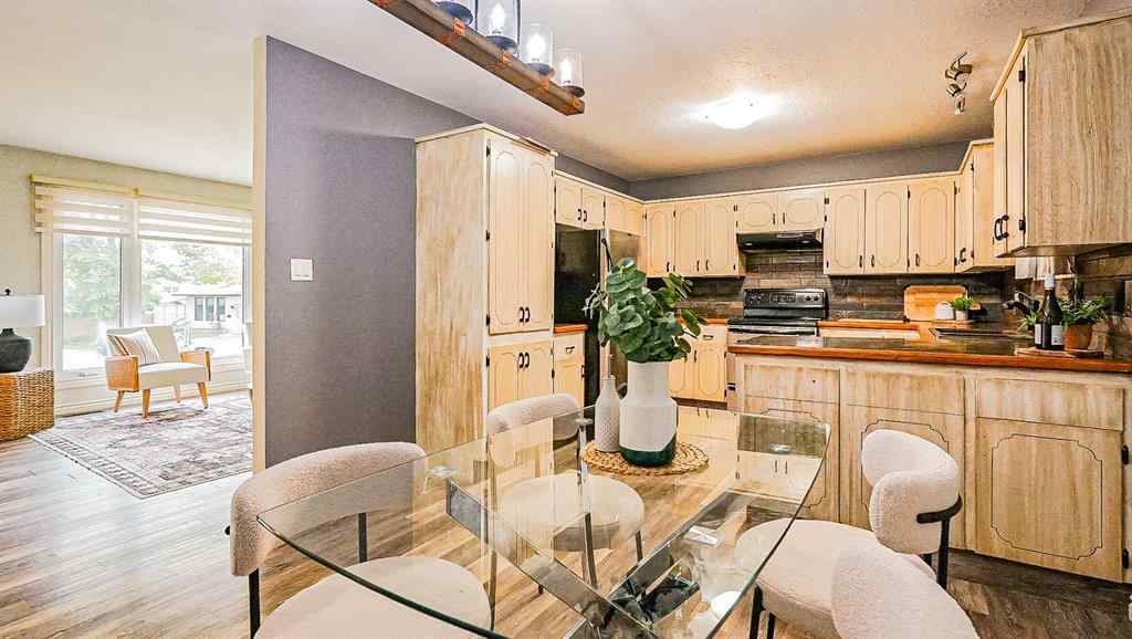 MLS® A2264001 - 37 Ross Haven Way SE in Ross Glen Medicine Hat, Residential