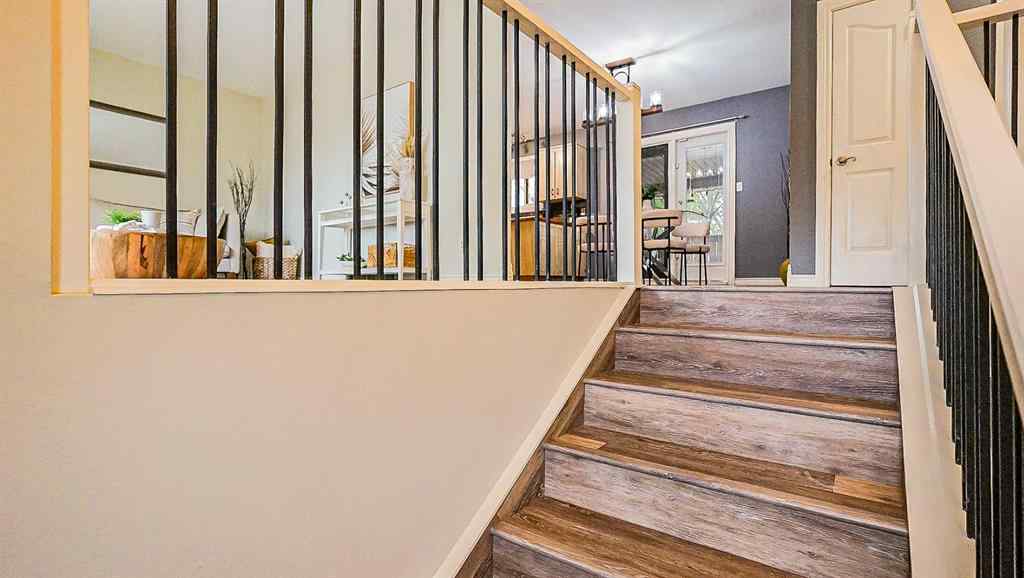 MLS® A2264001 - 37 Ross Haven Way SE in Ross Glen Medicine Hat, Residential