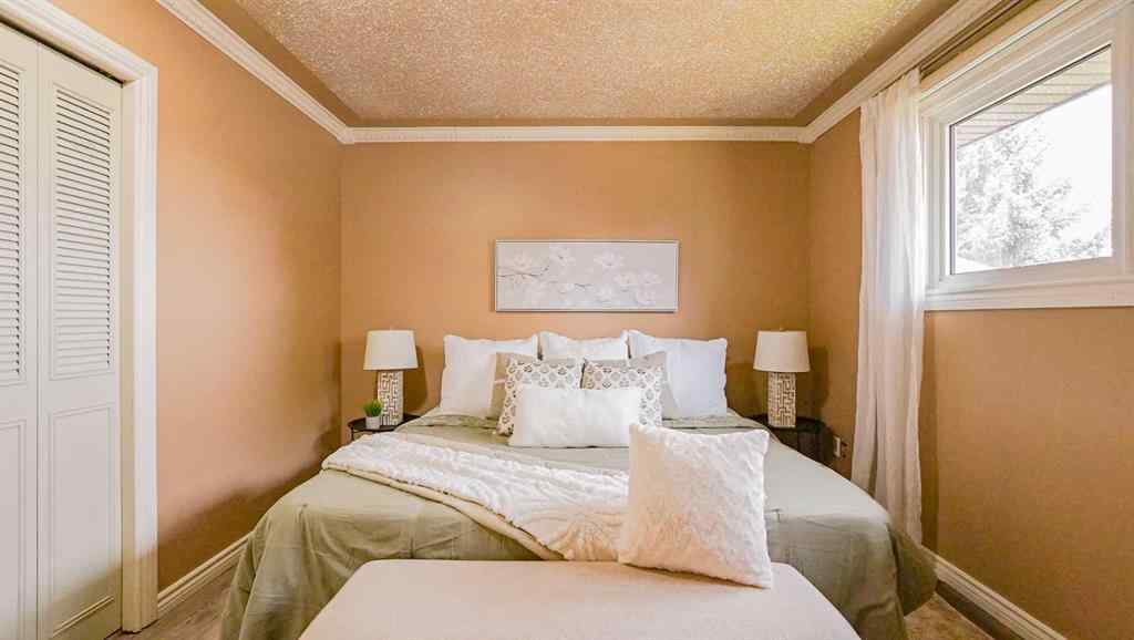 MLS® A2264001 - 37 Ross Haven Way SE in Ross Glen Medicine Hat, Residential