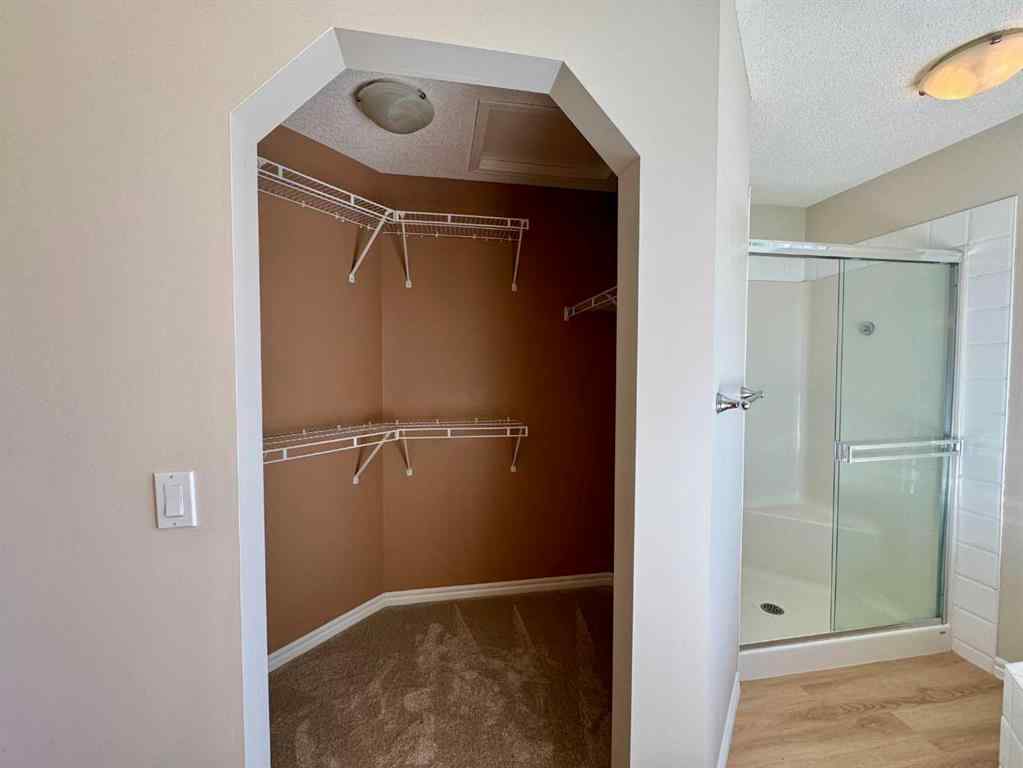 MLS® A2264005 - 70 Glensummit Close  in GlenEagles Cochrane, Residential