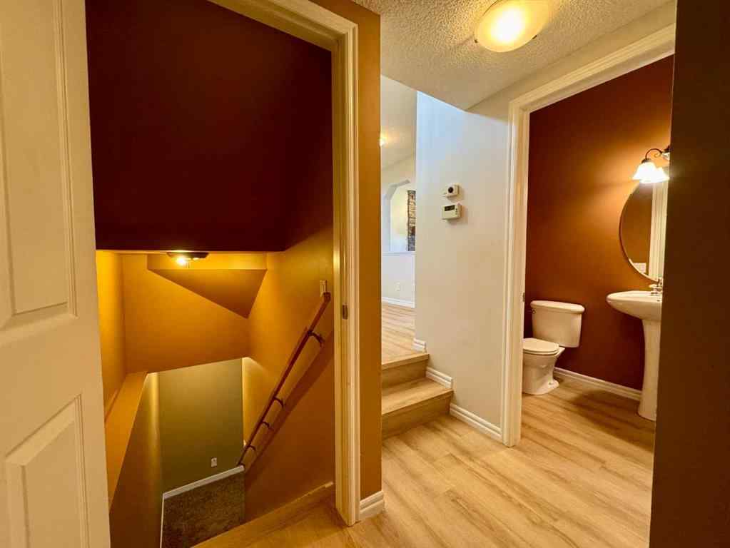 MLS® A2264005 - 70 Glensummit Close  in GlenEagles Cochrane, Residential