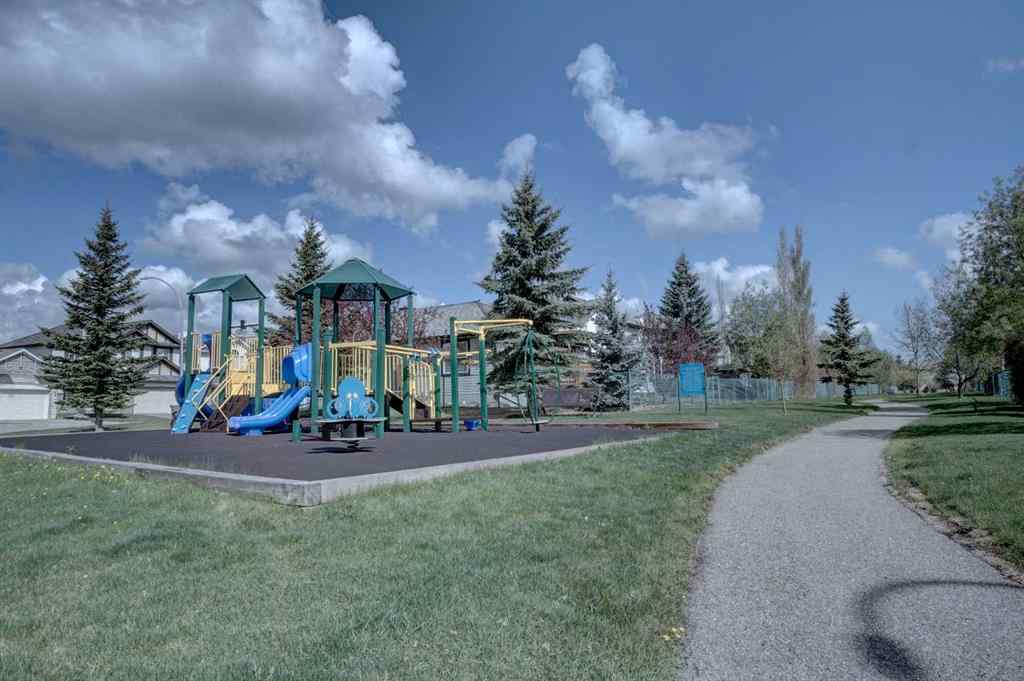 MLS® A2264005 - 70 Glensummit Close  in GlenEagles Cochrane, Residential