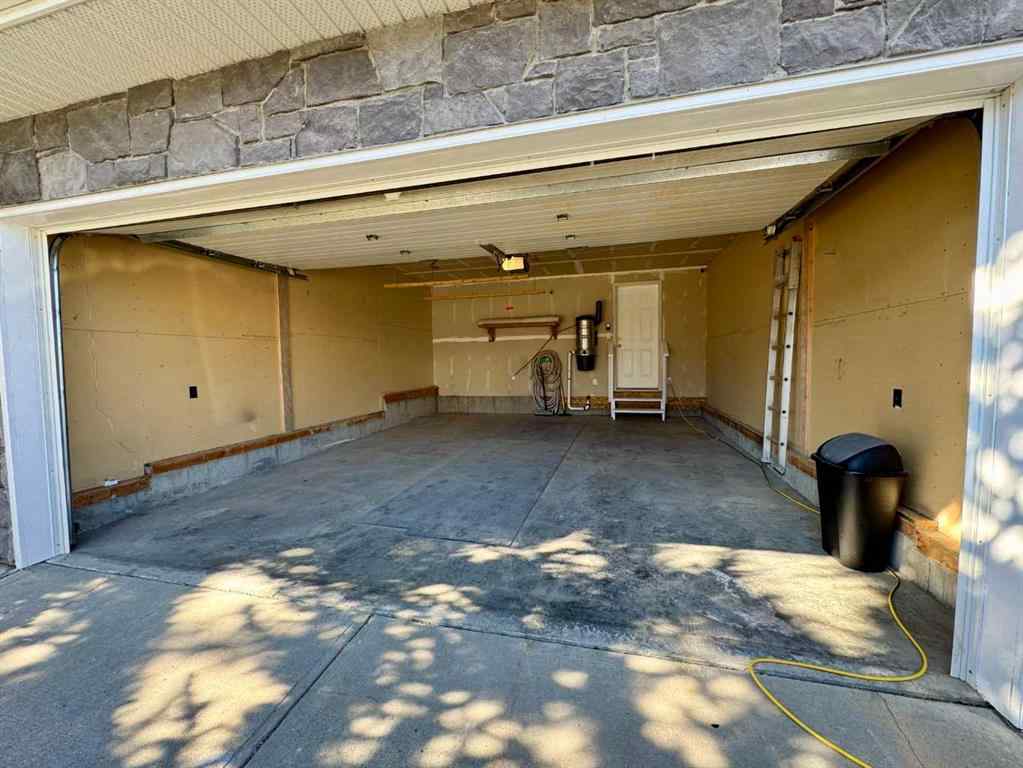 MLS® A2264005 - 70 Glensummit Close  in GlenEagles Cochrane, Residential