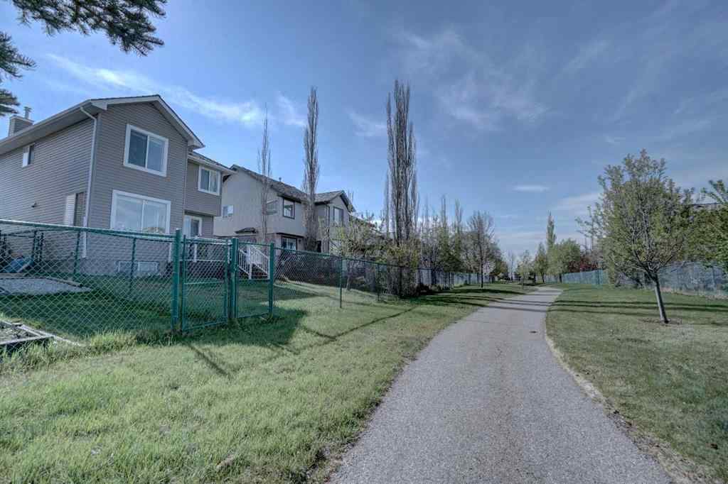 MLS® A2264005 - 70 Glensummit Close  in GlenEagles Cochrane, Residential
